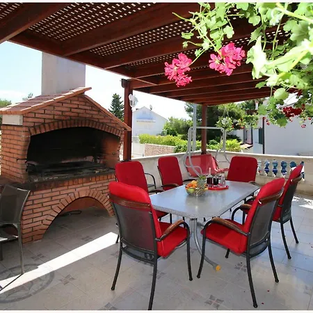 Vera Guest house *